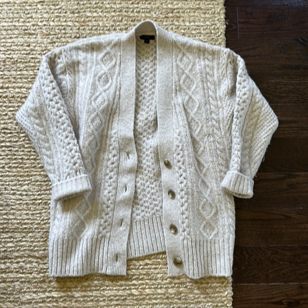 Cable knit cardigan stretch sweater